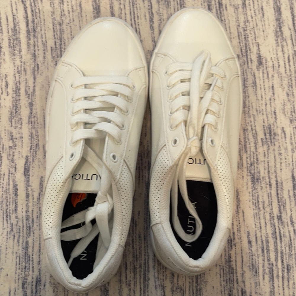 White Nautica shoes size 9.5 basically new!
